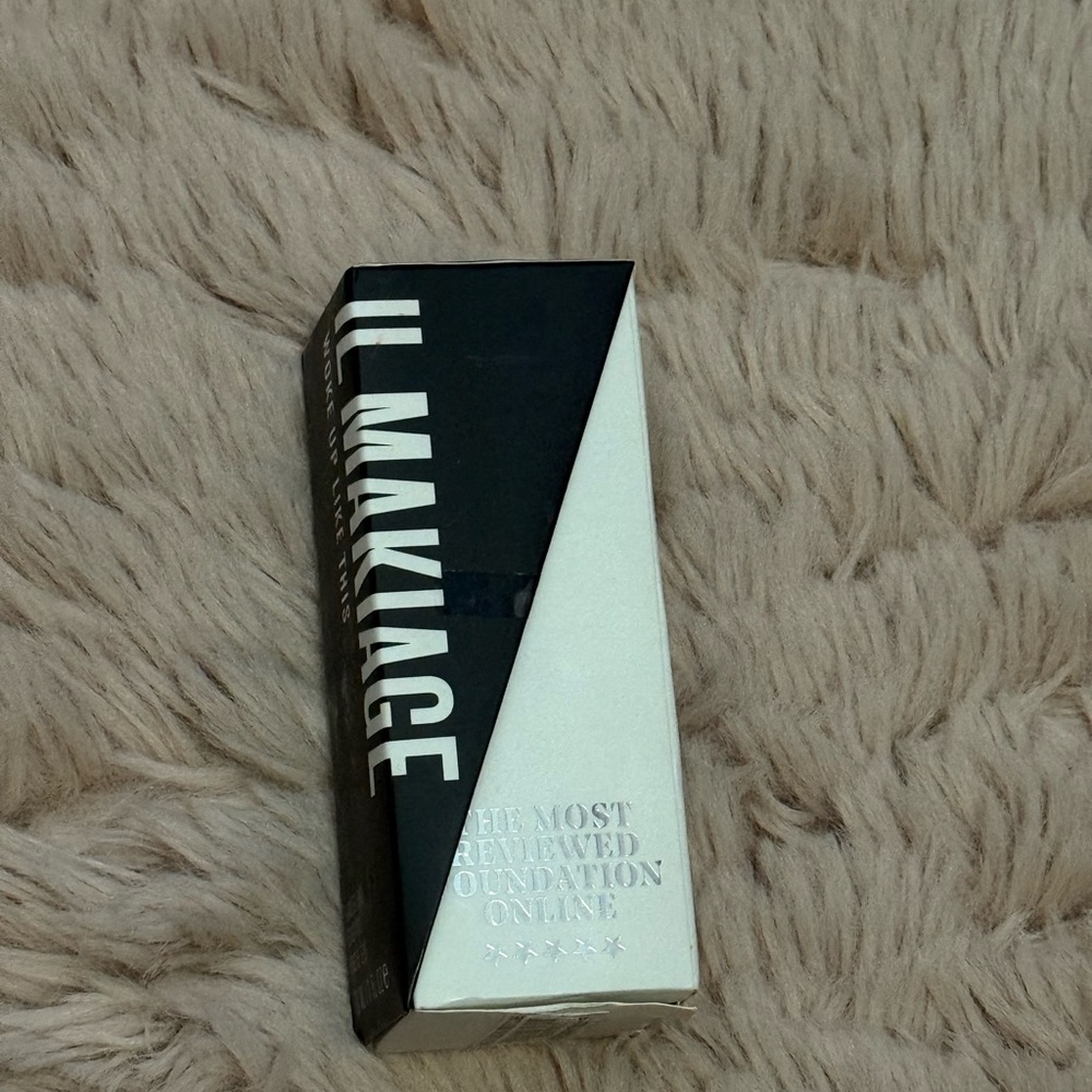 IL MAKIAGE Flawless Base Foundation Packaging